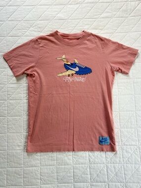 Nike Youth "Fly Nike!" Graphic Tee – Peach Pink Cotton – Size Medium – Flawless